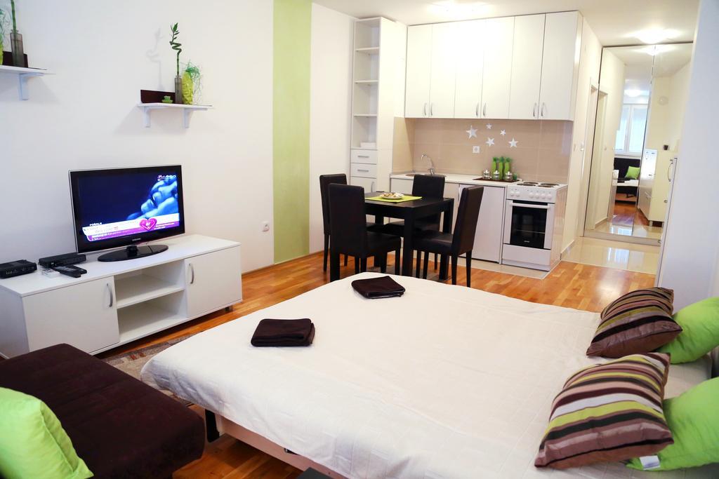 Hotel Sajam Novi Sad Habitación foto